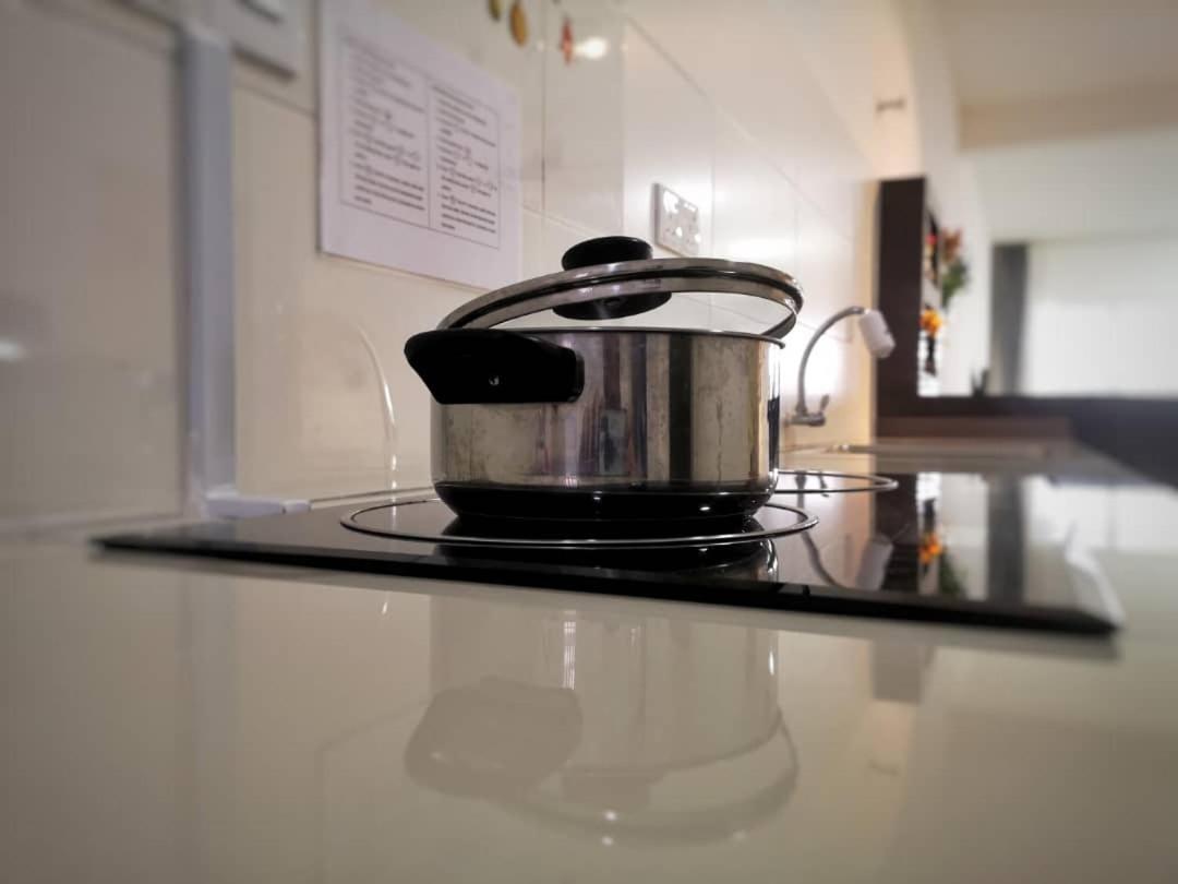 Holiday Homestay スレンバン エクステリア 写真